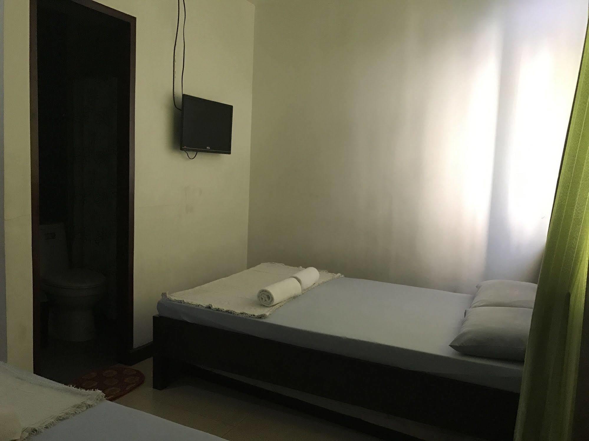 Ziur Inn Laoag Extérieur photo